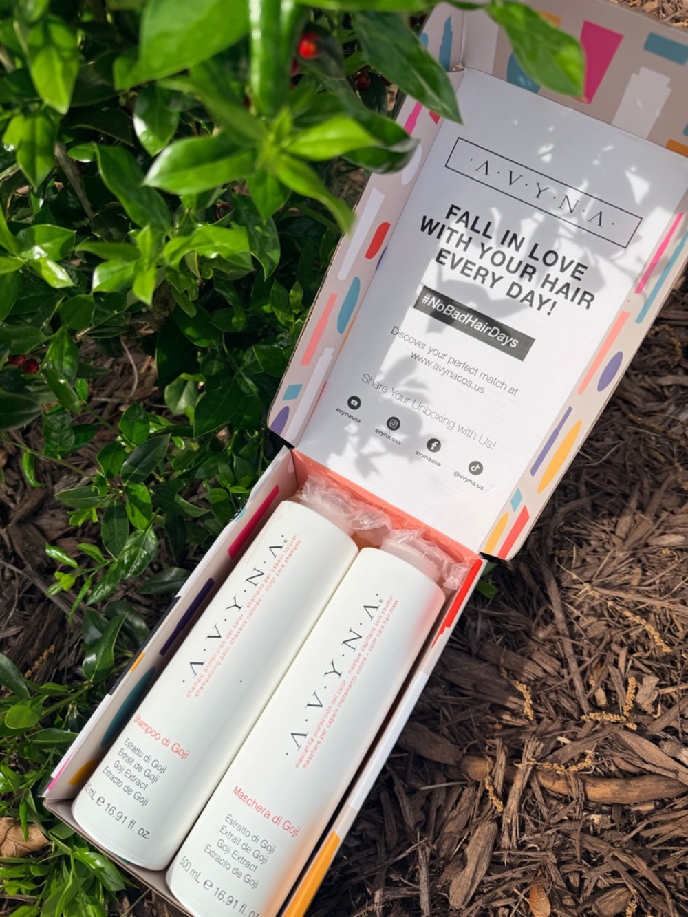 AVYNA Goji Shampoo & Mask Duo - White & Coral Bottles